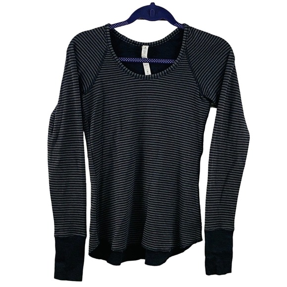 Womens 2 Lululemon Sweatshirt Black Gray Stripe Pullover Scoop Neck Round Hem - Picture 1 of 7